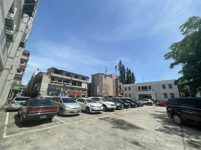 金湖商圈部分停车格将自今年9月份起开始收费，以改善停车秩序。（图／金门县政府提供）
