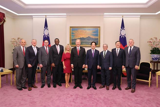 接見美國訪團，賴清德盼美方持續提供必要武器並及時送達。（總統府提供）