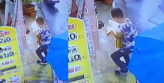 一名男童手上戴着的智慧手表不明原因突然自燃，导致他烧烫伤，恐需植皮。（图／记者爆料网提供）