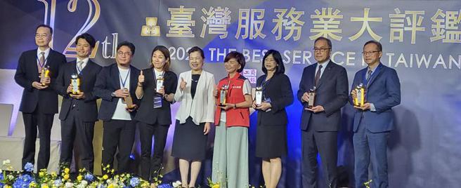 （经济部长王美花4(今)日出席工商时报主办的台湾服务业大评鑑颁奖。图／吕雪彗）