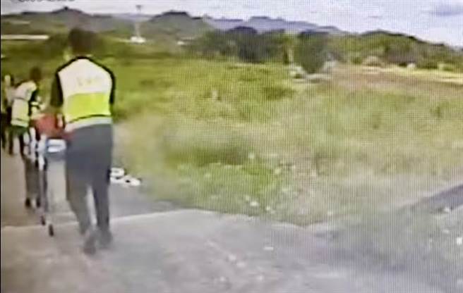 75岁陈姓男子清晨到田里种菜未返家，上午近11时家人前往查看，赫见他倒在田里，紧急送医仍不治。（民眾提供／杨静茹南投传真）