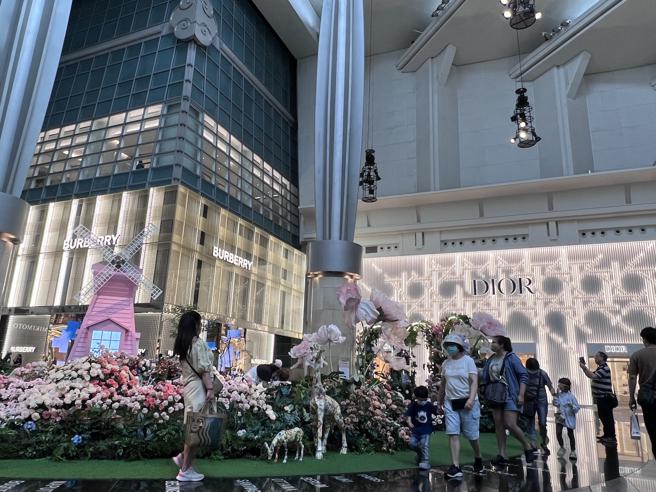 台北101观光客相比2019年已恢復7至8成，预计下半年能再成长。（吴奕萱摄）