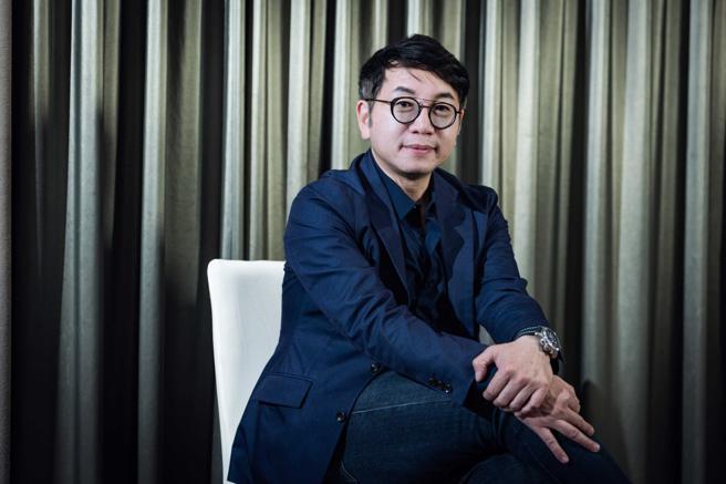 大盛酒品董事總經理張德武多元的職涯經歷，讓他創業一把罩，拿下百加得（Bacardi）集團旗下威士忌代理權，再創事業高峰。（羅永銘攝）★《中時新聞網》關心您：飲酒過量，有礙健康。酒後不開車，安全有保障！