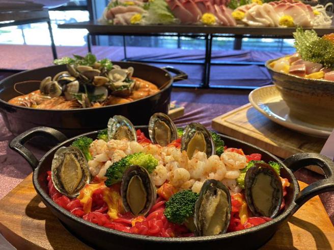 （星飨道国际自助餐暑假期间将澎湖的鲜美食材新鲜上桌！图／业者提供）