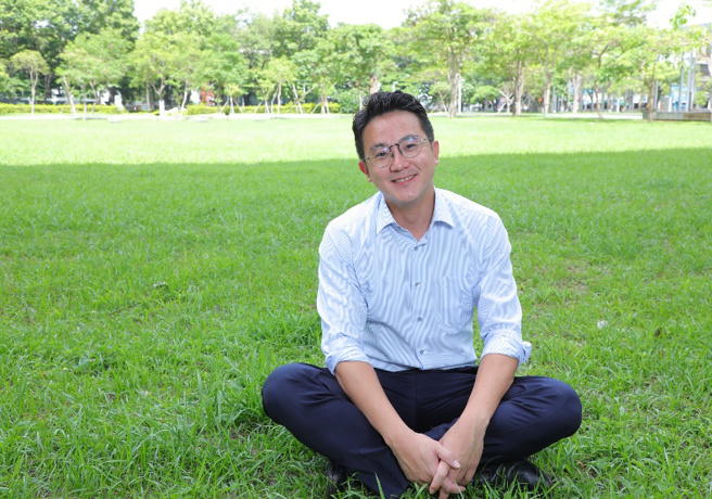 高雄經濟發展局局長廖泰翔表示，鎖定演唱會發展的原因，主要是舉辦時間都在晚上，能讓大家在高雄多住一晚。（圖/ 遠見提供）