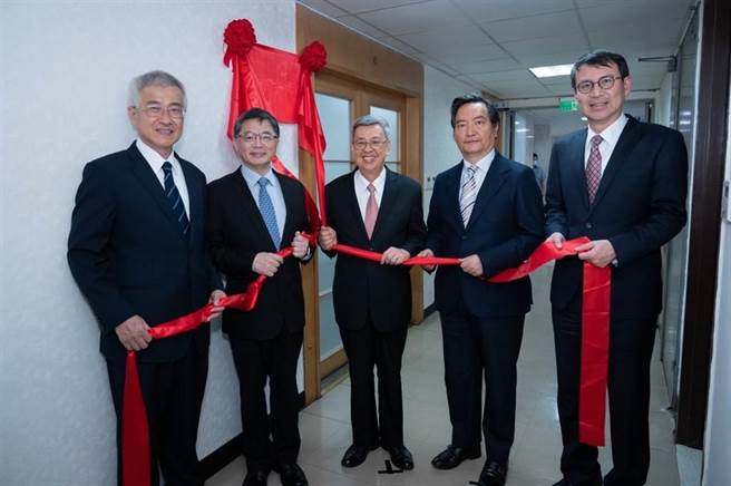 行政院长陈建仁日前颁布「新世代打击诈欺策略行动纲领1.5版」，更成立打击诈欺办公室。（资料照，行政院提供）