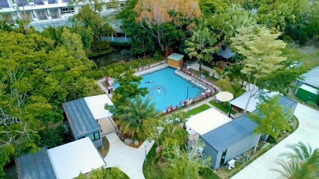 园区内有大片绿地及庭院。（日晖国际渡假村提供）