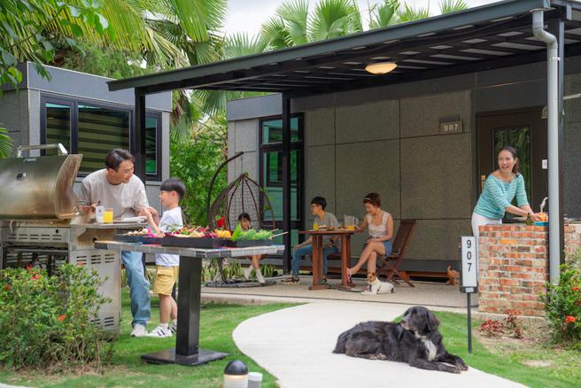 「GO帝宝」客房外便有烤肉区。（日晖国际渡假村提供）