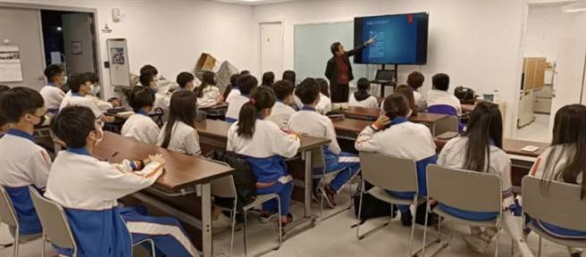 台北市传出公私立高中职将减招，对基隆市来说，如何留住学生在地就学更为重要。（基隆市政府提供／张志康基隆传真）