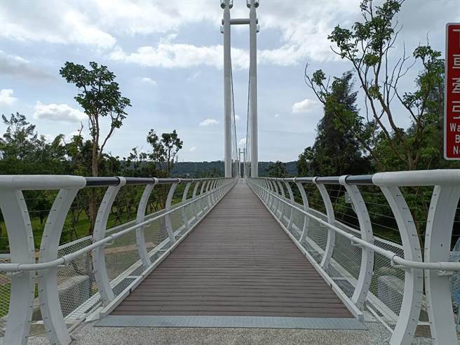 桃园市大溪区中庄吊桥启用半年，7月10日起将3度封桥岁修1个月时间。（水务局提供／吕筱蝉桃园传真）