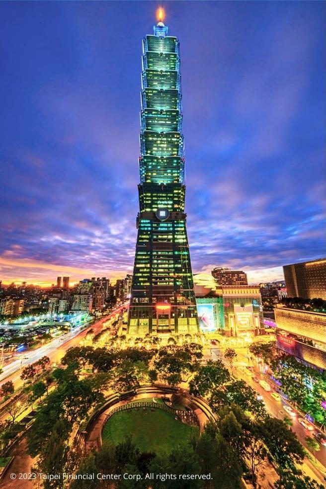 2023台北101国际摄影大赛，发现台北101之美专题，银牌奖得主邓珍诗《夕彩101》。（台北101提供）