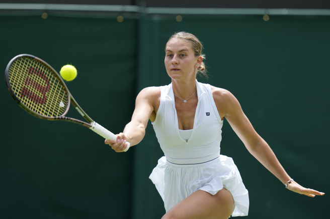 乌克兰女网选手柯丝堤雅克在温布顿女单第1轮打出生涯代表作。（美联社）