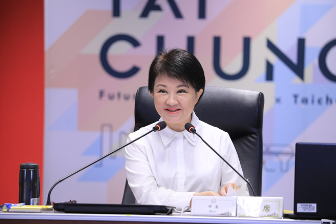 最新全国县市施政满意度调查出炉，台中市市长卢秀燕荣获施政金奖，其施政满意度80.3%、幸福感88.6%，一举横扫10面金牌，不仅刷新去年9面金牌的纪录，更荣登六都之冠。（资料照／林欣仪摄）