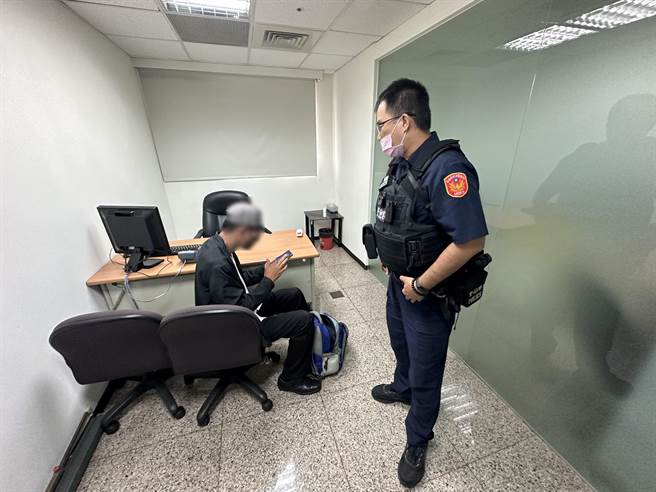 男誤入詐騙集團假投資圈套，所幸警及時勸阻保住積蓄。（翻攝照片／崔正綱高雄傳真）