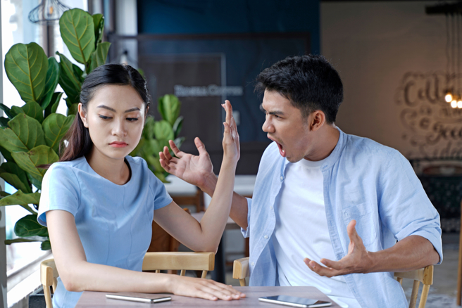 处女女、金牛女、摩羯女当与对方发生争吵时，容易一言不合就开启冷战模式。（示意图／Shutterstock）