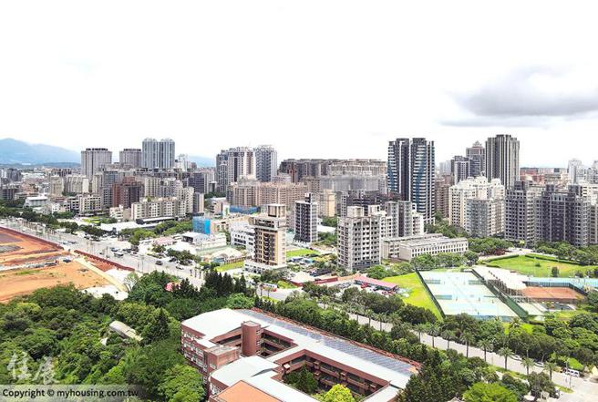 投資客未被團滅！？平均地權條例新制上路前，買盤仍趕可換約末班車進場買房當包租公。（圖/住展提供）