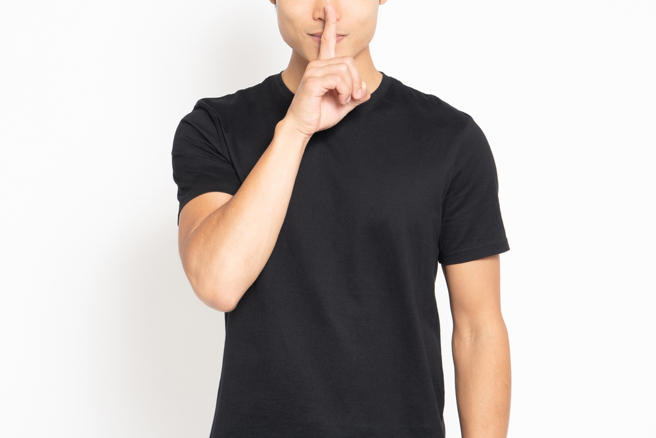 生肖馬、生肖猴、生肖狗總是充滿神秘感，他們擅長隱藏自己情緒，也不願表露內心想法。（示意圖／Shutterstock）