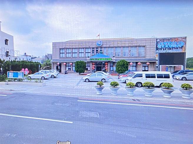 检方指挥廉政署等单位到传出收贿案的公所搜索。（翻摄Google地图／孙英哲彰化传真）