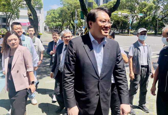 针对政府打房政策遭质疑是为了选举，内政部长林右昌回应，政策是延续性的，与选举无关。（吕健豪摄）