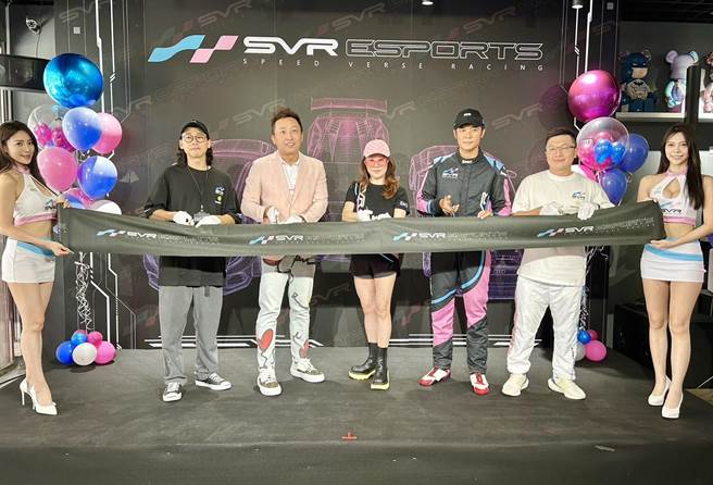 「SVR Esports极速境界」电竞部门6日在台中市南屯区文心路及市政路交叉口盛大开幕。（冯惠宜摄）