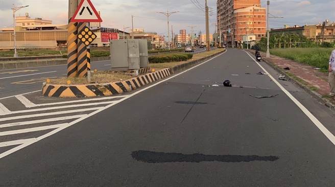 高雄市林园区中门路132巷口6日下午发生死亡车祸。（翻摄照片／高雄洪靖宜传真）