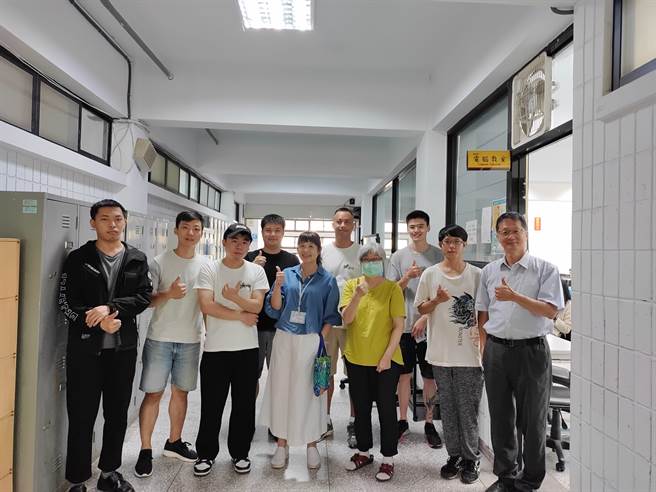 台北市兵役局开办青年职场体验营，第一门课就是热门课程「ChatGPT应用」。（台北市政府兵役局提供／丁上程台北传真）