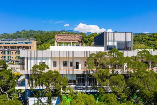 「森原树」规划近万坪大基地开发造镇计画，可远眺山景、河景，原生森林保护区环绕，坐拥低建蔽率、树海环绕绿意环境。（图/甲山林集团 提供）