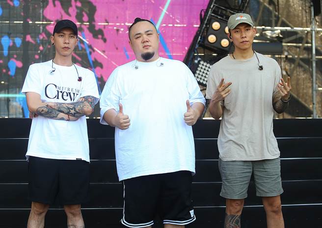 小春（左起）、大淵、瘦子今為「水某音樂節」彩排。（粘耿豪攝）