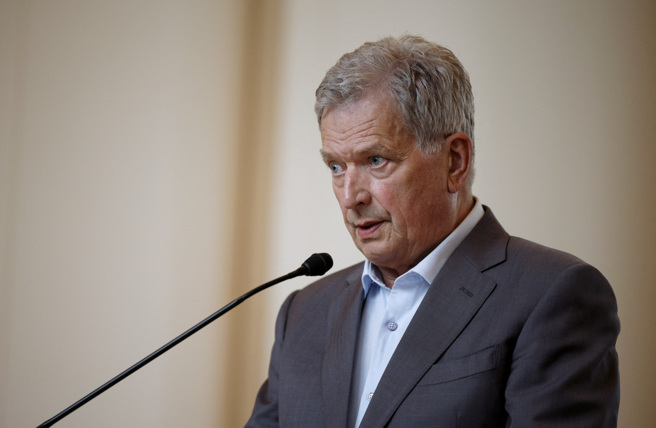 2023年7月2日，芬兰总统尼尼斯托（Sauli Niinisto）在赫尔辛基的总统官邸出席新闻发布会资料照。（路透社）