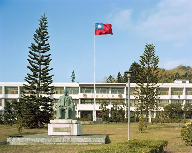 郭哲希《殖民地之杉》（Colonial pine）探討植物品種及種植方式之於城市治理者的政治意涵。（郭哲希提供）