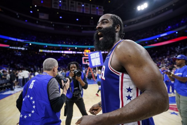 哈登无法重返火箭的主因还是打球太独。(美联社资料照)