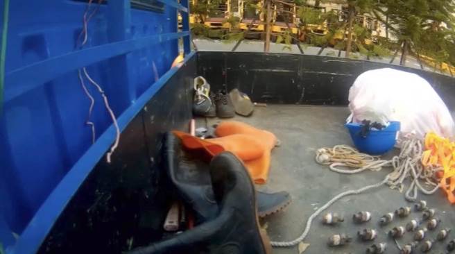 高雄市仁武區一名外包廠商偷取NG螺帽出廠，警衛發現後報警，警方在車上找到一批廢螺帽。（翻攝照片／林瑞益高雄傳真）