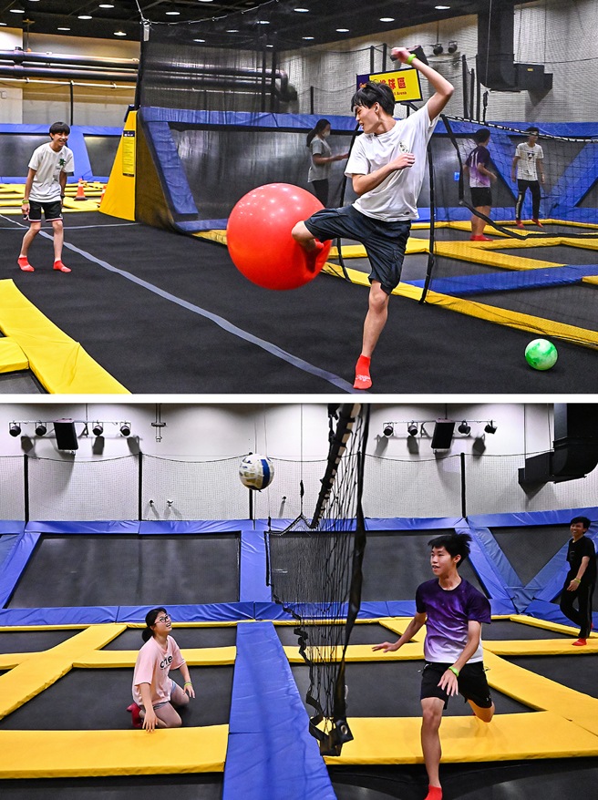 三五好友相約打一場彈跳排球賽或利用彈跳力體驗灌籃高手，好玩有趣又能增加運動自信心。(攝影/Carter)
