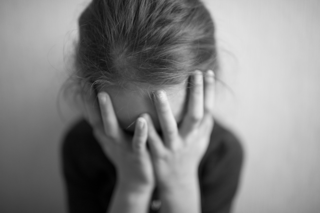 印尼一家成衣厂日前发生工人疑似集体歇斯底里的事件。（示意图／Shutterstock）