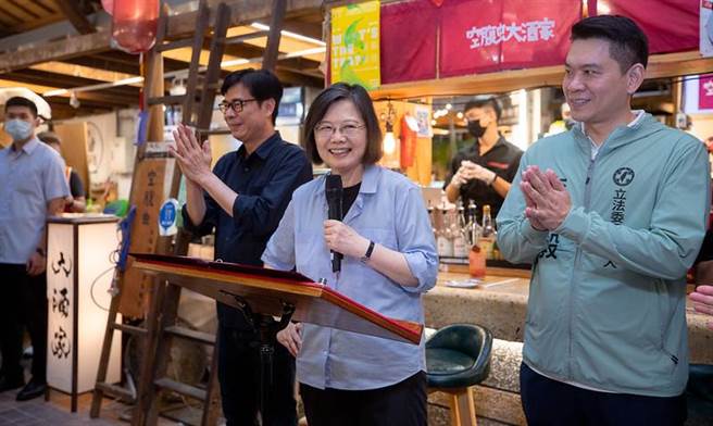 蔡英文总统今日晚间出席在高雄流行音乐中心举办的「2023总统府音乐会─跨海音」，与民眾共同聆赏这场跨世代、跨曲风、跨领域的音乐盛会。（总统府提供／游念育台北传真）