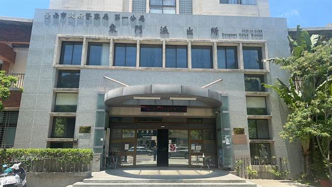 房地產女老闆到東門派出所報案。（讀者提供／程炳璋台南傳真）