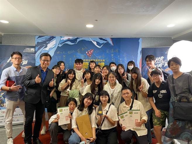 屏东大学文化创意产业学系今年首次参加「金犊奖」，即拿下1座大奖及2件优胜奖。（民眾提供／谢佳潾屏东传真）