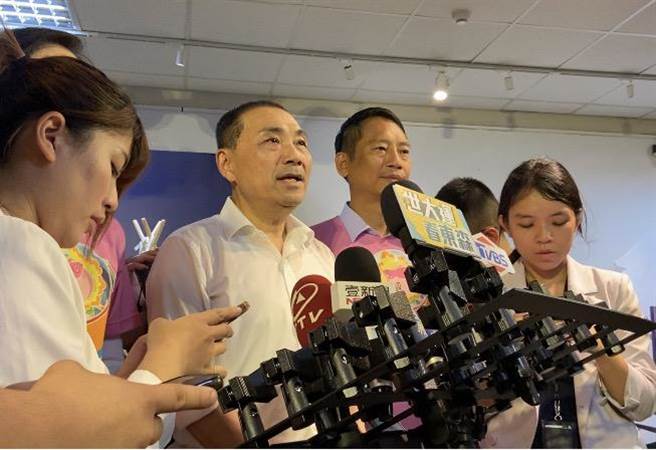 对于杀警案凶嫌爽服外役监，国民党总统参选人侯友宜怒批，「这样不公不义的制度，政府把人民当塑胶吗」。（吴佩蓉摄）