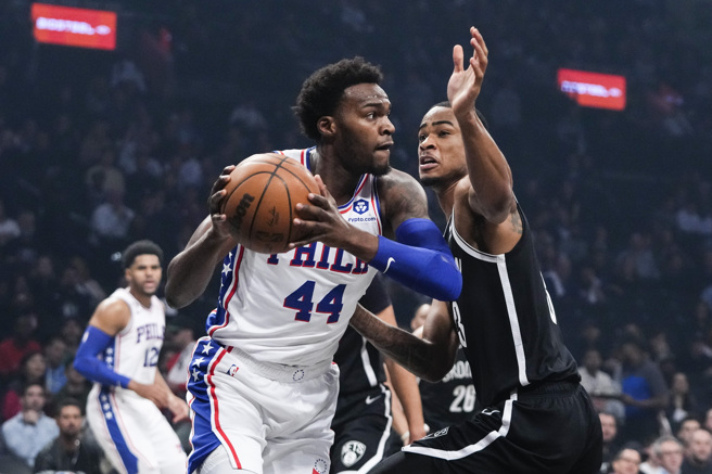 保罗瑞德（左）接受爵士报价。（美联社资料照）