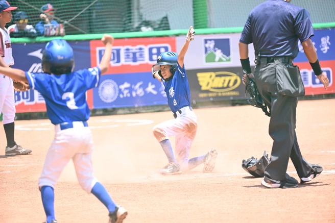 楠陽社區黃浩哲跑出3分場內全壘打。（台灣世界少棒聯盟提供／陳筱琳台北傳真）