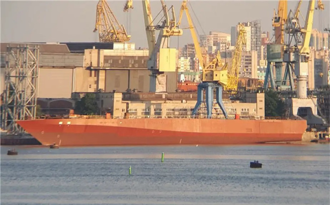 大胆级在2017年的模样，只有舰体。(图/navyrecognition)