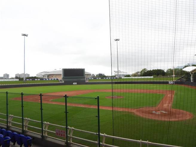 熱血沸騰的中華職棒例行賽下月2日至4日將在花蓮縣德興棒球場登場，由統一7-ELEVEn獅與中信兄弟進行獅象3連戰。（本報資料照片）