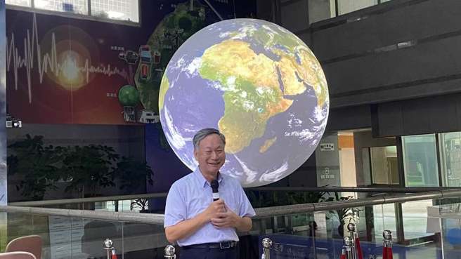 郑明典今表示，在气象局只剩下4个上班日，下周起将退休。（图／翻摄自郑明典脸书）