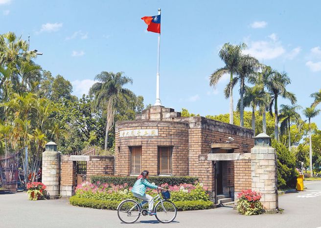 台大「化学实验」传意外！男大生手臂烫伤、头髮烧焦送医。（本报资料照片）