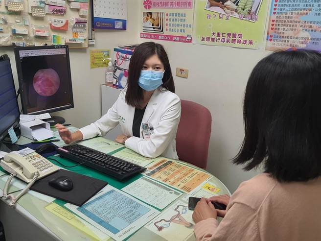 大里仁愛醫院婦產科醫師林玉珊提醒，女性朋友經期紊亂及反覆子宮異常出血，應尋求專業醫療檢查與診治。圖為示意圖，非當事病患。（大里仁愛醫院提供／潘虹恩台中傳真）