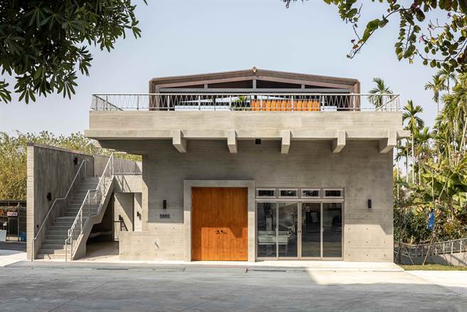 嘉义县竹崎高中新建中央厨房工程「嘉馔崎坊」在校园建筑景观类获2023建筑园冶奖。（日衍建筑师事务所提供∕吕妍庭嘉义传真）