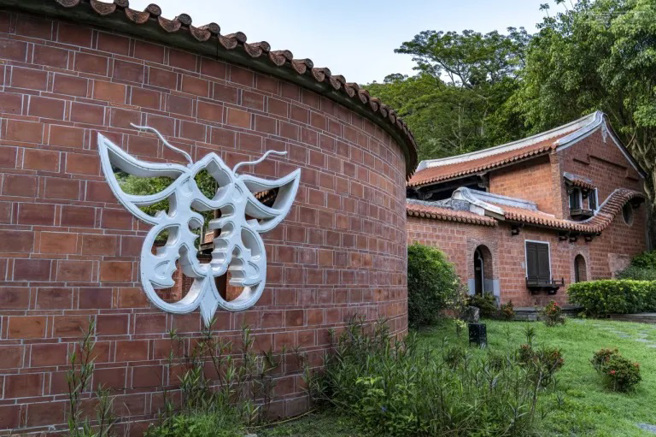 在南园所有门窗图案都有寓意，蝴蝶象徵福气堆迭。（图／行遍天下提供）
