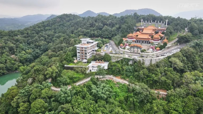 承亿文旅「潭日月」由文武庙香客大楼改建，环境清幽磁场清新。（图／行遍天下提供）