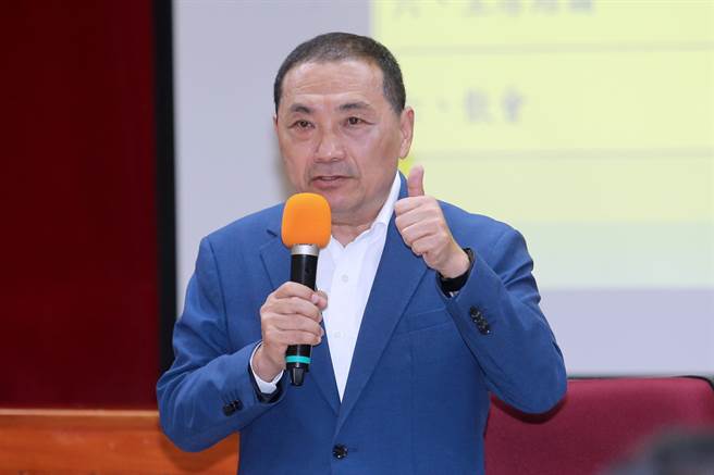 國民黨總統參選人、新北市長侯友宜11日主持市警局7月份治安會報。（黃世麒攝）