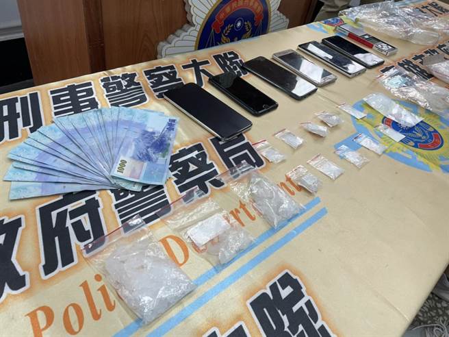 警方查扣相关证物。（洪靖宜摄）★《中时新闻网》关心您：保护自己、远离毒品！